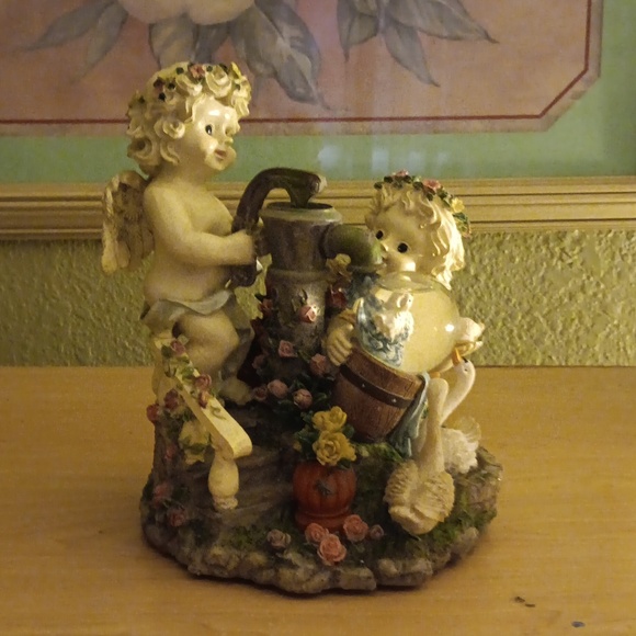 CLASSIC TREASURES Musical Water Globe Twins Cherubs Sculpture - Picture 3 of 5